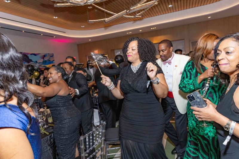 DIAMONDS-PEARLS_A-NYE-AFFAIR-2025-325