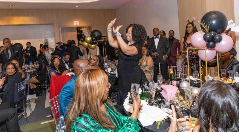 DIAMONDS-PEARLS_A-NYE-AFFAIR-2025-360