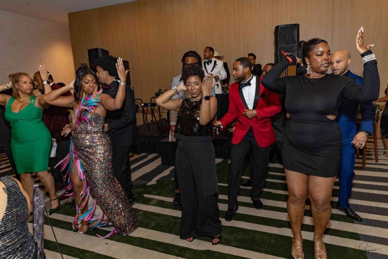 DIAMONDS-PEARLS_A-NYE-AFFAIR-2025-375