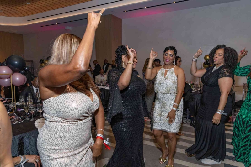 DIAMONDS-PEARLS_A-NYE-AFFAIR-2025-396