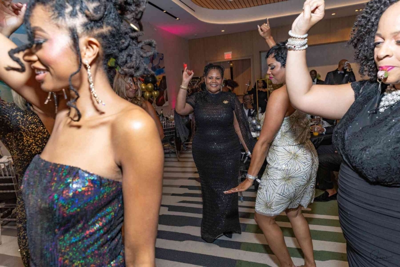 DIAMONDS-PEARLS_A-NYE-AFFAIR-2025-407