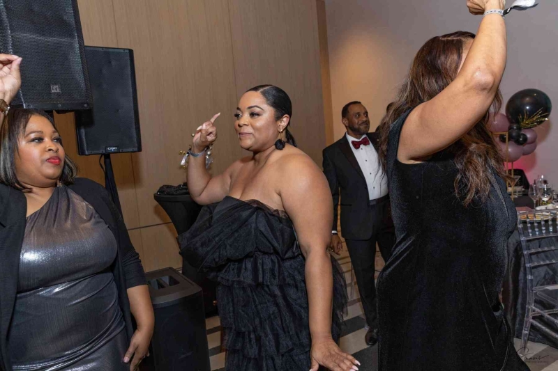 DIAMONDS-PEARLS_A-NYE-AFFAIR-2025-409