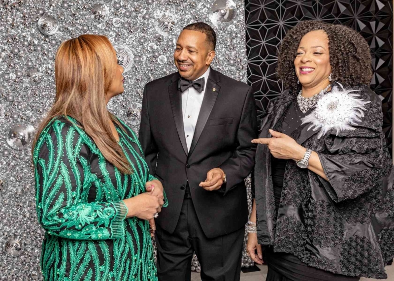 DIAMONDS-PEARLS_A-NYE-AFFAIR-2025-43