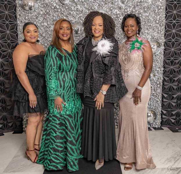 DIAMONDS-PEARLS_A-NYE-AFFAIR-2025-48