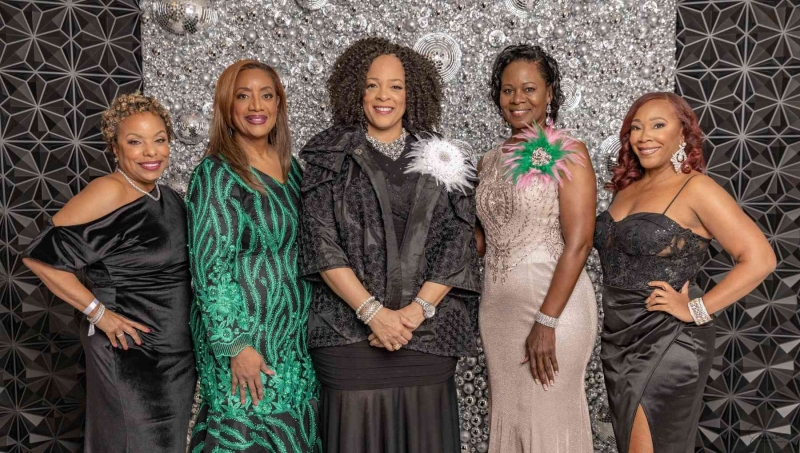 DIAMONDS-PEARLS_A-NYE-AFFAIR-2025-50