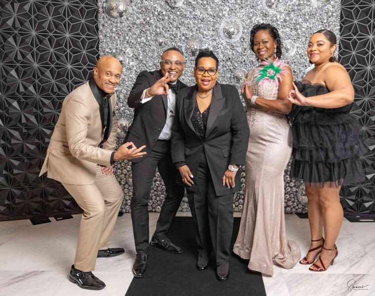 DIAMONDS-PEARLS_A-NYE-AFFAIR-2025-82