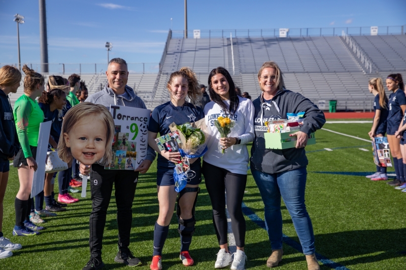 LSHS-GIRLS-VARSITY-SOCCER-SENIOR-NIGHT-12