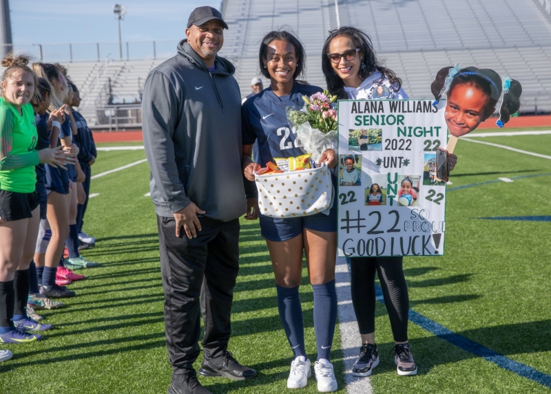 LSHS-GIRLS-VARSITY-SOCCER-SENIOR-NIGHT-13