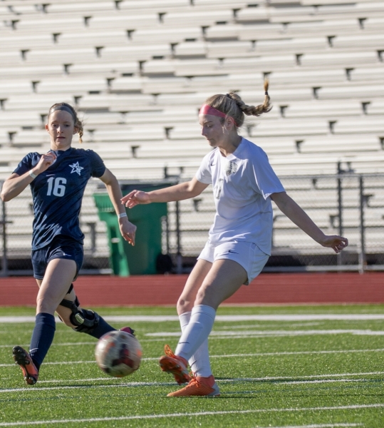 LSHS-GIRLS-VARSITY-SOCCER-SENIOR-NIGHT-28