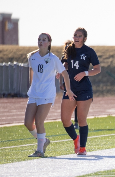 LSHS-GIRLS-VARSITY-SOCCER-SENIOR-NIGHT-30