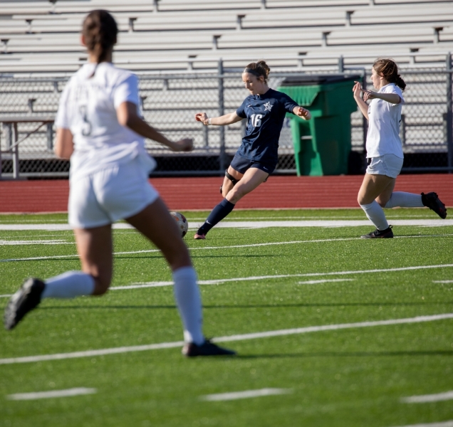 LSHS-GIRLS-VARSITY-SOCCER-SENIOR-NIGHT-32